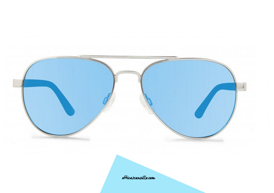 Sunglasses REVO Raconteur RE1011 blue silver. Glasses in silver metal rods and loaders, from the classic teardrop shape. What makes this unique eyewear, polarized lenses in blue. Treat yourself to a look with different eyes, buy these glasses.