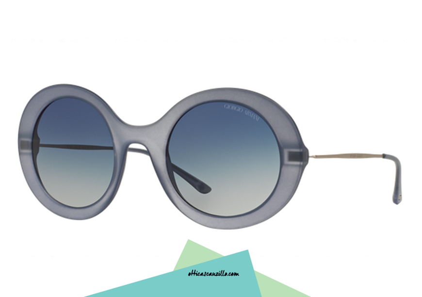 Sunglasses Giorgio Armani FRAMES OF LIFE AR 8068 col.54491G in blue acetate with transparent matte effect. Example of absolute elegance, thanks to the metal rods that sunglasses are a unique lightness. A complete, in blue gradient lenses.