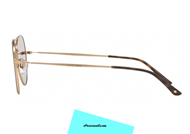 Questo occhiale da sole Giorgio Armani AR 6035 col. 300273 rappresenta la perfetta coniugazione tra innovazione tecnologica e stile iconico del marchio. Occhiale in metallo dorato con doppio ponte e lenti piatte di ultima generazione color marrone pieno. Accessorio delle collezione FRAMES OF LIFE.