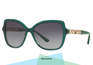 New eyewear collection sunglasses Bulgari BV 8174B col. 54038G from classical glamor butterfly shape. Bulgari eyewear classic in green transparent celluloid with lenses in gray gradient and decoration in gold and stone on the temples. Sunglasses luxury Bulgari BV 8174B suitable for very formal occasions.
