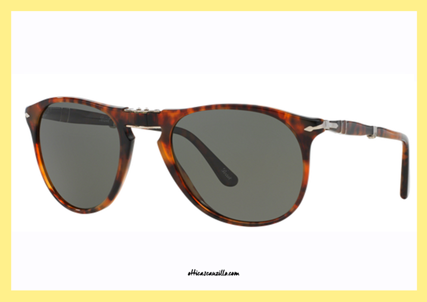 Leonardo DiCaprio sunglasses Persol PO 9714S col.108 / 58 Vintage Celebration collection. Persol sunglasses flyer frame celluloid '' havana colored in green coffee with full-polarized lenses. Let yourself be conquered by the charm of a timeless accessory with a unique style. Purchase this sunglasses Persol 9714, the shipping is free in Italy.