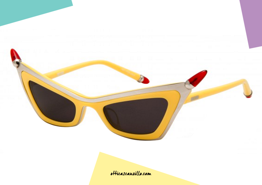 Sunglasses MOSCHINO MO822 col.S04 last fashion show Spring / Summer. Exclusive accessory born to exit out of the box. Sunglasses in yellow celluloid with silver inlay on the front. Do not let it slip away, make a difference, buy your sunglasses MOSCHINO 822.  Shop online on otticascauzillo.com