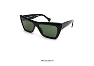 Saturnino Eyewear Caledo col. 1B black sunglasses. Accessory suitable for those who love to stand out with style thanks to the shiny black celluloid trapezoidal frame with green lenses. Buy online your new sunglasses Saturnino Eyewear Caledo col. 1B black, make your look unique.