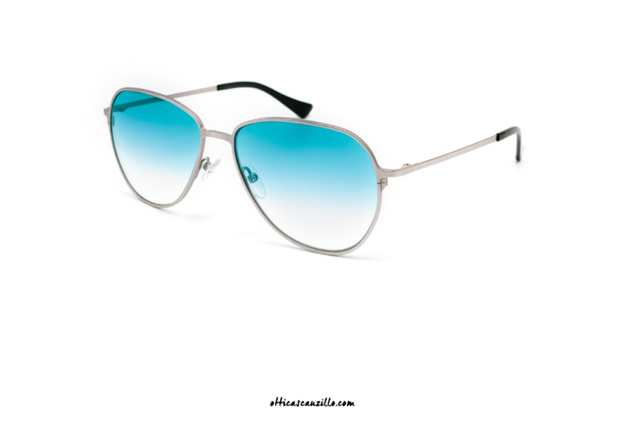 Saturnino Eyewear Whiplash col. 2LV silver sunglasses. Unisex silver metal sunglasses in the classic aviator shape reinterpreted in a modern way. Gradient green water lenses. Buy now your new Saturnino Eyewear Whiplash col. 2LV silver sunglasses.