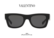 shop online wayfarer Sunglasses Valentino VA4045 col. 500187 black with VLTN logo on otticascauzillo.com 