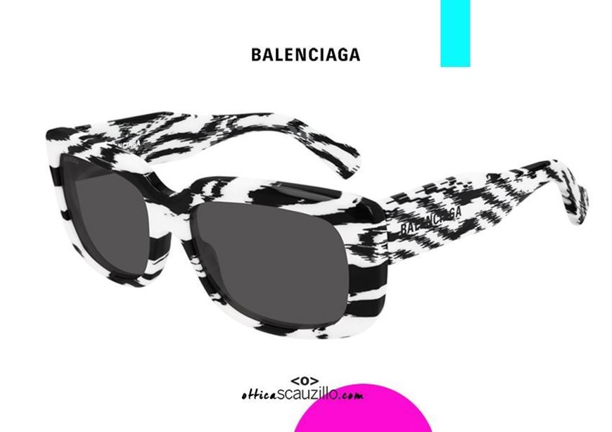 shop online New wrap-around rectangular sunglasses Balenciaga BB0072O col.006 zebrine otticascauzillo.com acquisto online occhiale da sole rettangolare avvolgente zebrato Balenciaga