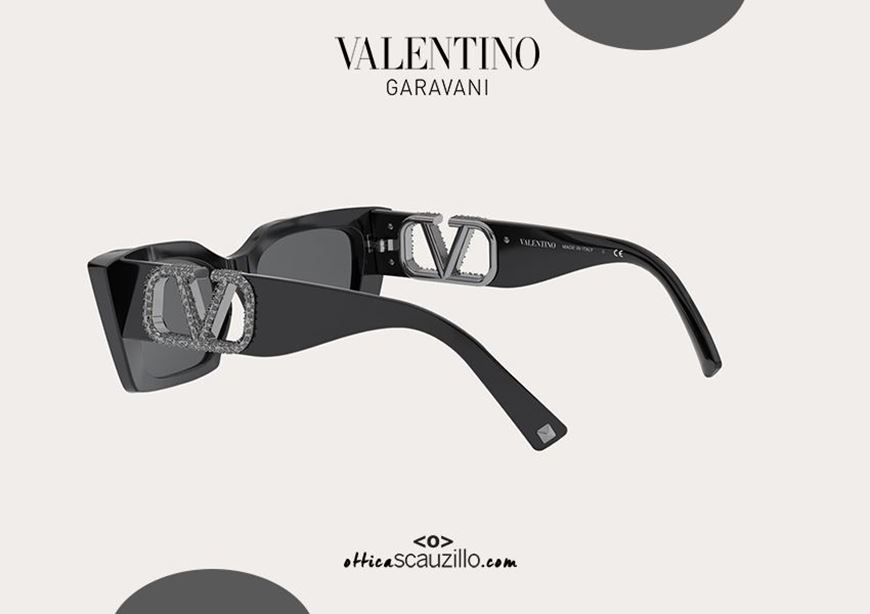 shop online New Valentino VA4074019 pointy rectangular sunglasses with VLogo Crystals otticascauzillo acquisto online nuovo occhiale da sole rettangolare a punta Valentino VA4074019 con VLogo Cristalli 