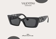 shop online New Valentino VA4074019 pointy rectangular sunglasses with VLogo Crystals otticascauzillo acquisto online nuovo occhiale da sole rettangolare a punta Valentino VA4074019 con VLogo Cristalli 
