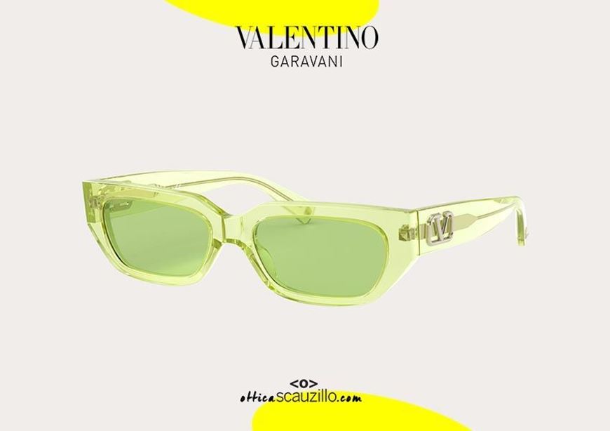 shop online New fluorescent green rectangular sunglasses Valentino VA4080 col. 5165 otticascauzillo.com acquisto online Nuovo occhiale da sole rettangolare verde fluo Valentino VA4080 col. 5165/2