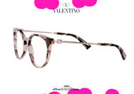 shop online new New eyeglasses with studded temple Valentino VA3046 col.5067 pink havana on otticascauzillo.com acquisto online Nuovo occhiale da vista con asta borchiata Valentino VA3046 col.5067 havana rosa 
