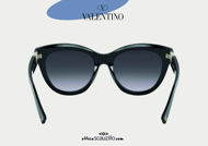 Acquista online su otticascauzillo.com il tuo nuovo occhiale da sole cat-eye esagonale in acetato VLOGO SIGNATURE Valentino VA 4089 col. 018 nero.