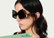 Acquista online su otticascauzillo.com il tuo nuovo occhiale da sole butterfly in acetato con ROMAN STUD Valentino VA 4091 col. 71V havana