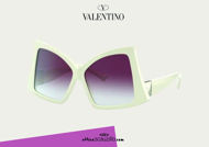 Acquista online su otticascauzillo.com il tuo nuovo occhiale da sole butterfly in acetato con ROMAN STUD Valentino VA 4091 col. 71Z - avorio