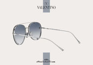  Acquista online su otticascauzillo.com il tuo nuovo occhiale da sole aviator in metallo con cristalli Valentino VA 2045 col. 71T argento/blu sfumato