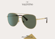 Acquista online su otticascauzillo.com il tuo nuovo occhiale da sole aviator in metallo STUD Valentino VA 2047 col. 266 oro/verde