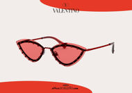 Acquisto online su otticascauzillo.com nuovo occhiale da sole a punta con strass Valentino VA2033 col. 05Z rosso