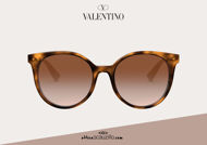 Acquista online su otticascauzillo.com il tuo nuovo occhiale da sole tondo in acetato con STUD Valentino VA 4069A col. 30N marrone