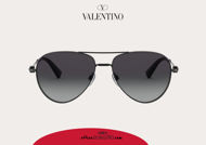 Acquista online su otticascauzillo.com il tuo nuovo occhiale da sole aviator in metallo con STUD Valentino VA 2034 col. 06Q argento