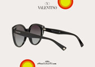 Acquista online su otticascauzillo.com il tuo nuovo occhiale da sole ovale in acetato Valentino VA 4038A col. 018 nero