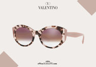Acquista online su otticascauzillo.com il tuo nuovo occhiale da sole ovale in acetato Valentino VA 4039 col. XN7 rosa chiaro