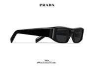Acquista online su otticascauzillo.com il tuo nuovo occhiale da sole rettangolare stretto PRADA Runway SPR 20W col. nero