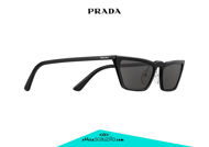 Acquista online su otticascauzillo.com il tuo nuovo occhiale da sole rettangolare stretto acetato PRADA SPR 19U col. nero