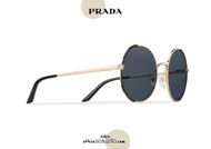  Acquista online su otticascauzillo.com il tuo nuovo occhiale da sole tondo metallo PRADA SPR 59X col. nero opaco + oro pallido