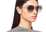 Acquista online su otticascauzillo.com il tuo nuovo occhiale da sole squadrato metallo PRADA SPR 67X col. ghiaccio + sabbia