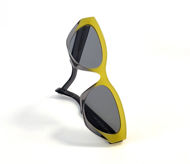 Acquista online su otticascauzillo.com il tuo nuovo occhiale da sole Bob Sdrunk Cora Pantone 2021 edition