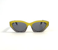Acquista online su otticascauzillo.com il tuo nuovo occhiale da sole Bob Sdrunk Cora Pantone 2021 edition