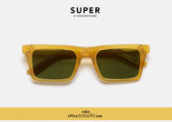 Acquisto online su otticascauzillo.com il tuo nuovo occhiale da sole rettangolare squadrato RETRO SUPER FUTURE 1968 sereno