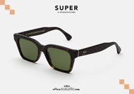 Acquisto online su otticascauzillo.com il tuo nuovo occhiale da sole squadrato RETRO SUPER FUTURE America 3627 verde