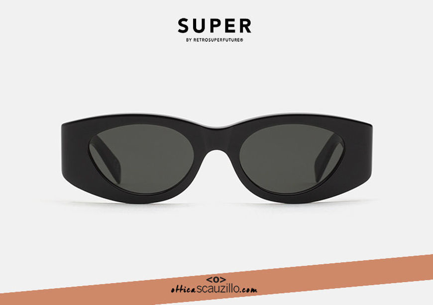 Acquista online su otticascauzillo.com il tuo nuovo occhiale da sole rettangolare stretto RETRO SUPER FUTURE ATENA nero