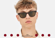 Acquista online su otticascauzillo.com il tuo nuovo occhiale da sole tondo RETRO SUPER FUTURE CERTO 3627