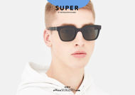 Acquista online su otticascauzillo.com il tuo nuovo occhiale da sole oversize RETRO SUPER FUTURE GIUSTO nero