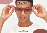 Acquista online su otticascauzillo.com il tuo nuovo occhialeda sole squadrato RETRO SUPER FUTURE PALAZZO attuale 2Tone