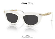 shop online new MIUMIU 12WS cat eye sunglasses col. white gold chain on otticascauzillo.com acquisto online nuovo Occhiale da sole cat eye MIUMIU 12WS col. bianco catena oro