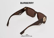 Acquista online su otticascauzillo.com il tuo nuovo occhiale da sole in bio-acetato con montatura rettangolare e motivo B BURBERRY OBE4346 col. tartarugato