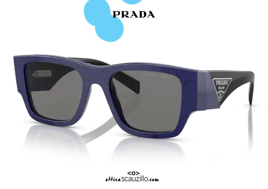 shop online new Oversized square sunglasses PRADA SPR 10ZS col. blue and black on otticascauzillo.com acquisto online nuovo  Occhiale da sole squadrato oversize PRADA SPR 10ZS col. blu e nero
