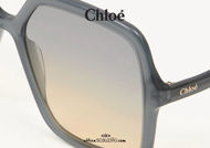 Acquista online su otticascauzillo.com il tuo nuovo occhiale da sole squadrato acetato Zelie Chloè col. 0086 opal blue grey